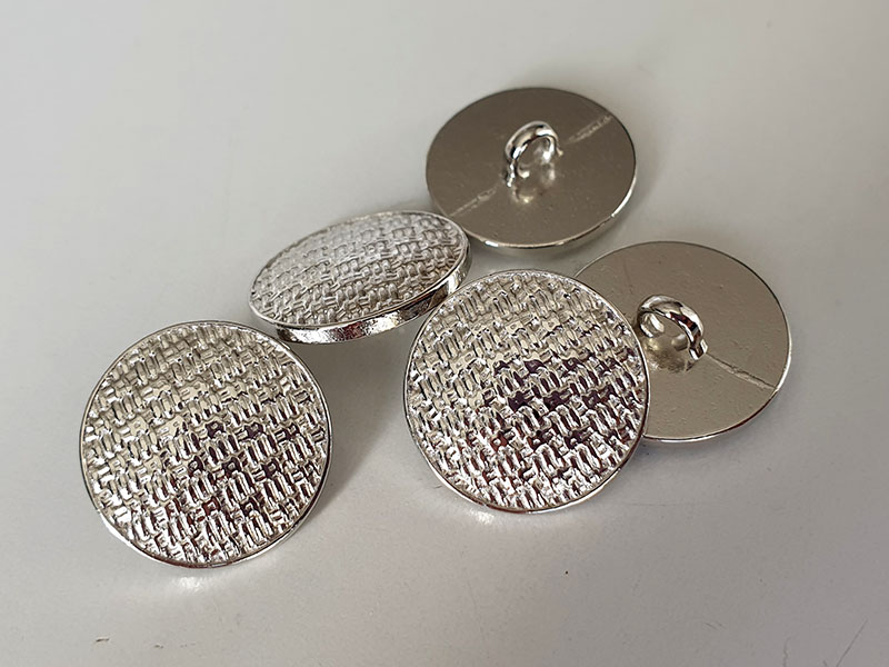 Metallknöpfe silberfarben glänzend mit strukturierter Oberfläche, Öse