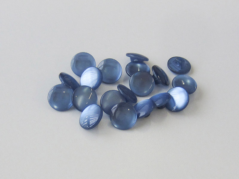 www.knopfparadies.de - 5476bl - Hübsche taubenblaue Blusenknöpfe oder Kinderknöpfe