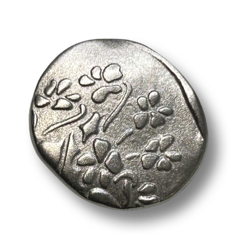 www.knopfparadies.de - 7013si - Unrunde Metallknöpfe Blumenmotiv Silber Öse