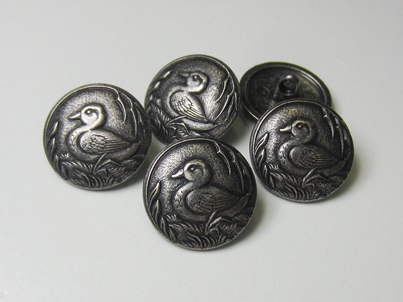 www.knopfparadies.de - 0060ei - Nostalgische Metallknöpfe mit Jagdmotiv Ente