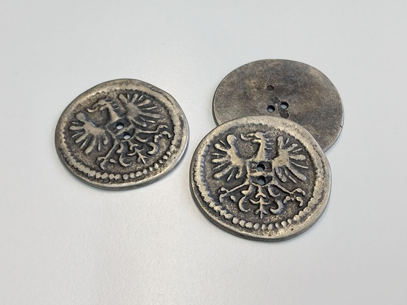 www.knopfparadies.de - 6940as- Riesige Trachtenknöpfe aus Metall mit zwei Knopflöchern und Adler-Motiv