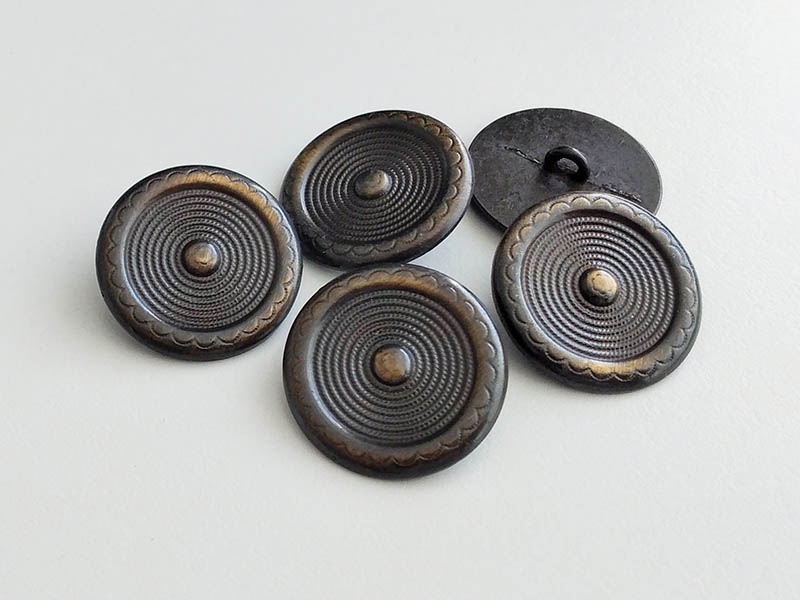 www.knopfparadies.de - 3902dm - Dunkel messingfarbene Metallknöpfe mit filigranem Muster