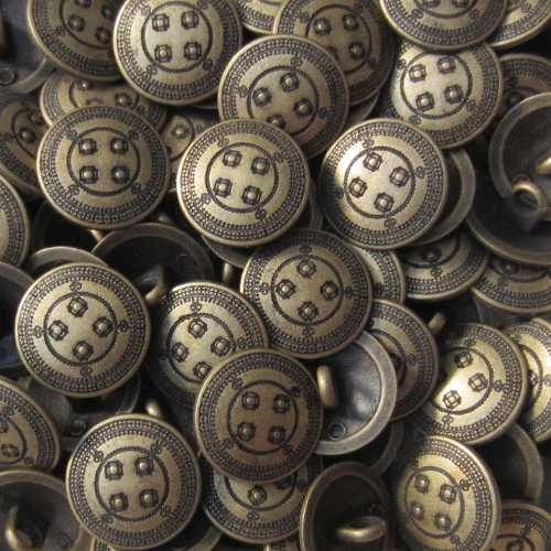 Historisch wirkender Metall Knopf wie Kämpfer Schild