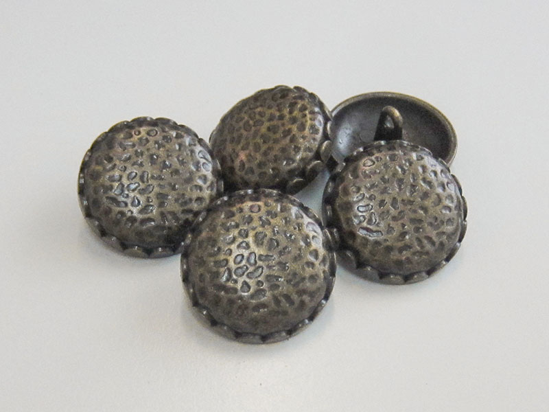 www.Knopfparadies.de - 5759me - Extravagante Ösenknöpfe in Altmessing aus Metall wie Kronkorken