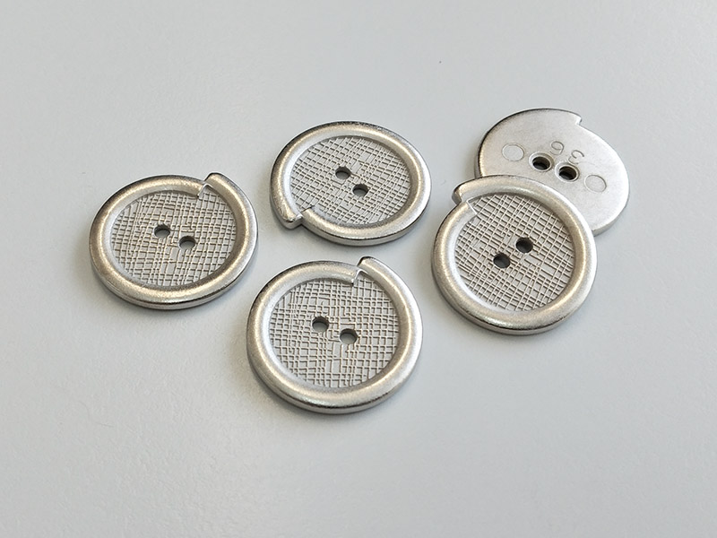 www.knopfparadies.de - 4496si - Matt silberfarbene Metallknöpfe - günstigere B-WARE