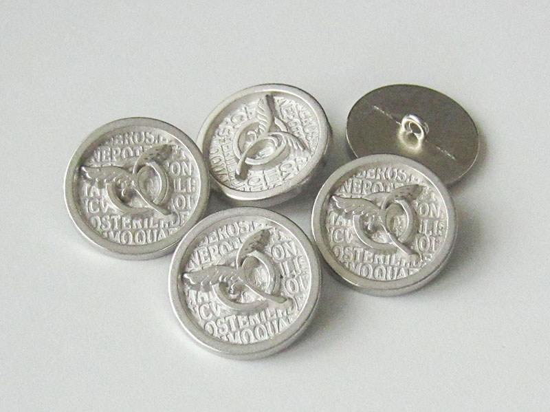 Sehr edle silberfarbene Metallknöpfe