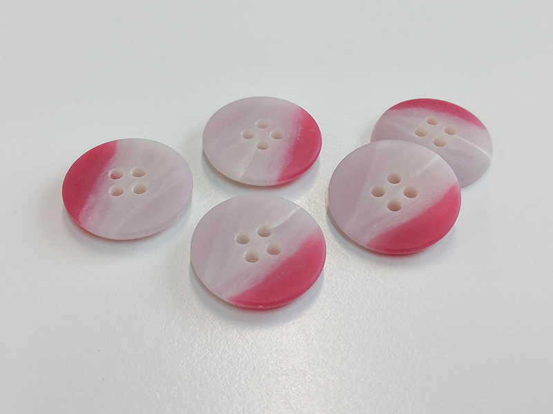 www.knopfparadies.de - 6056pi  - Pink und blass rosa gemaserte Kunststoffknöpfe mit vier Löchern