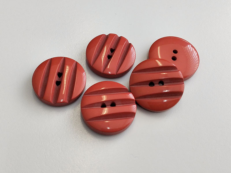 www.knopfparadies.de - 4734rr - Kaminrote Mantelknöpfe aus Kunststoff