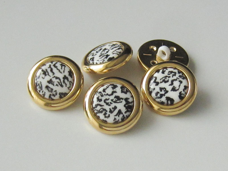 www.knopfparadies.de - 2505go - Kunststoffknöpfe mit Animal Print und goldfarbenem Rand