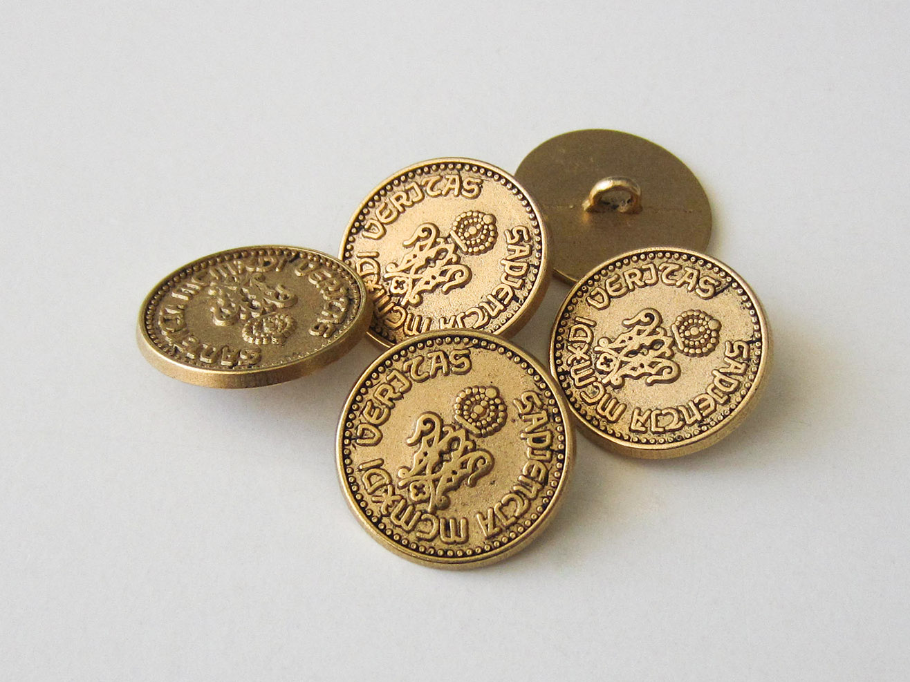 Münz Metall Knopf in Altgoldfarben mit Krone & Inschrift