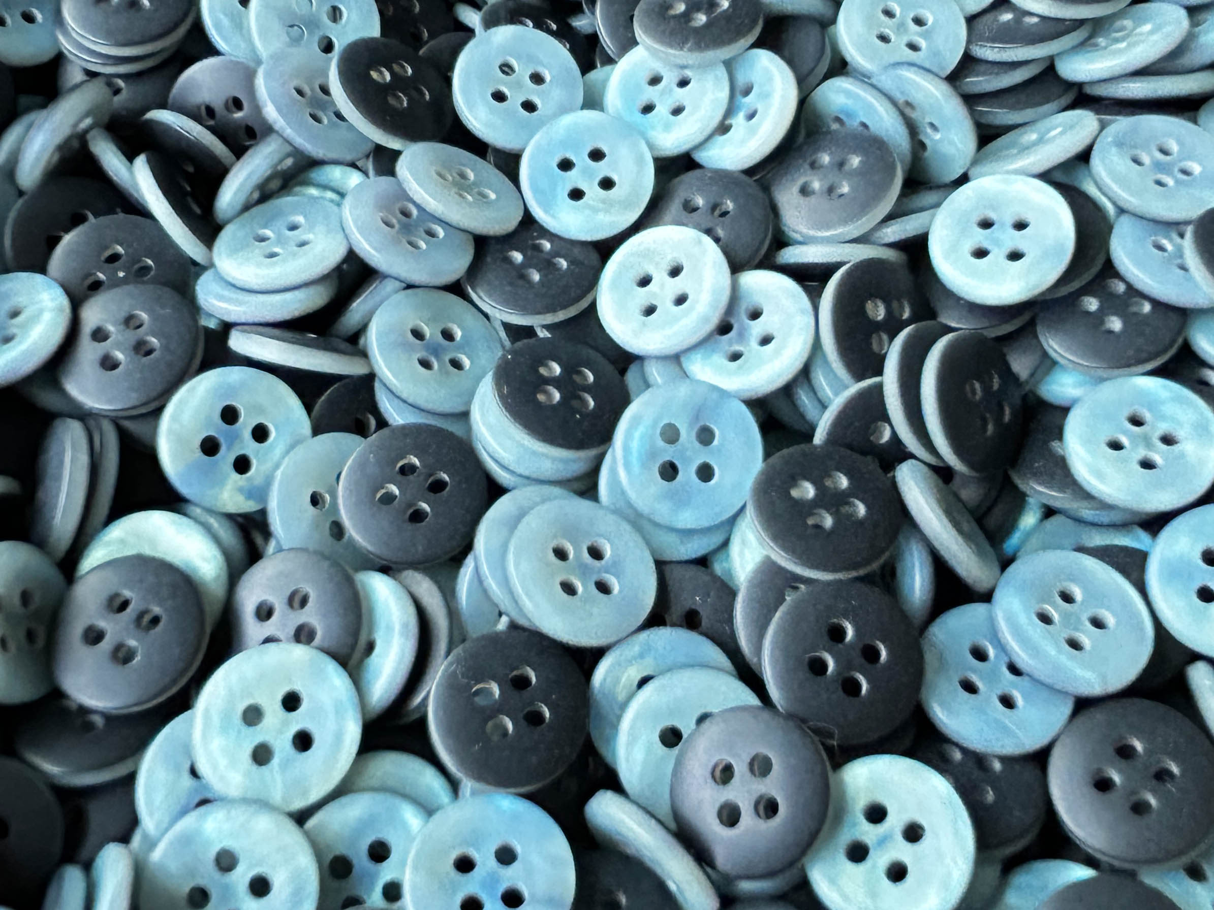 www.knopfparadies.de - hk005bl - Kunststoffknöpfe 12mm matt türkis hellblau