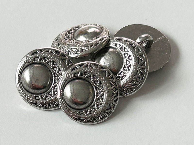 www.knopfparadies.de  – 2048as – dekorative Ösenknöpfe Metall altsilber