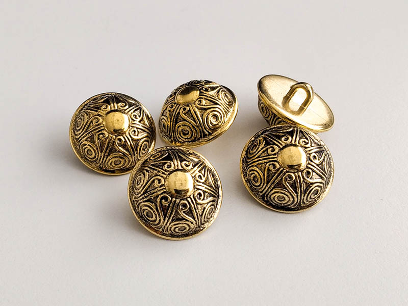 Altgoldfarbener Trachtenknopf