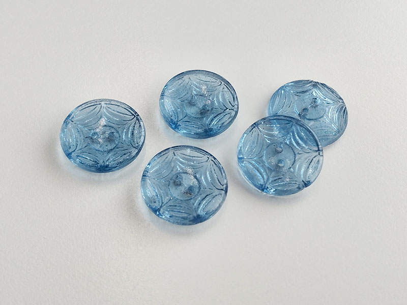 www.knopfparadies.de - 0212bl - Blaue Glasknöpfe mit zwei Knopflöchern