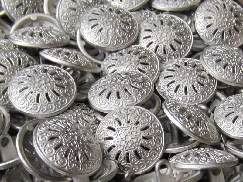 Besonders schöne Metallknöpfe mit Nostalgie Durchbruchmuster