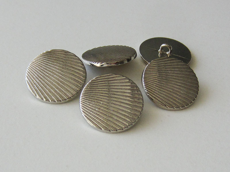 www.Knopfparadies.de - 0780si - Silberne Metallknöpfe mit Muschel Muster