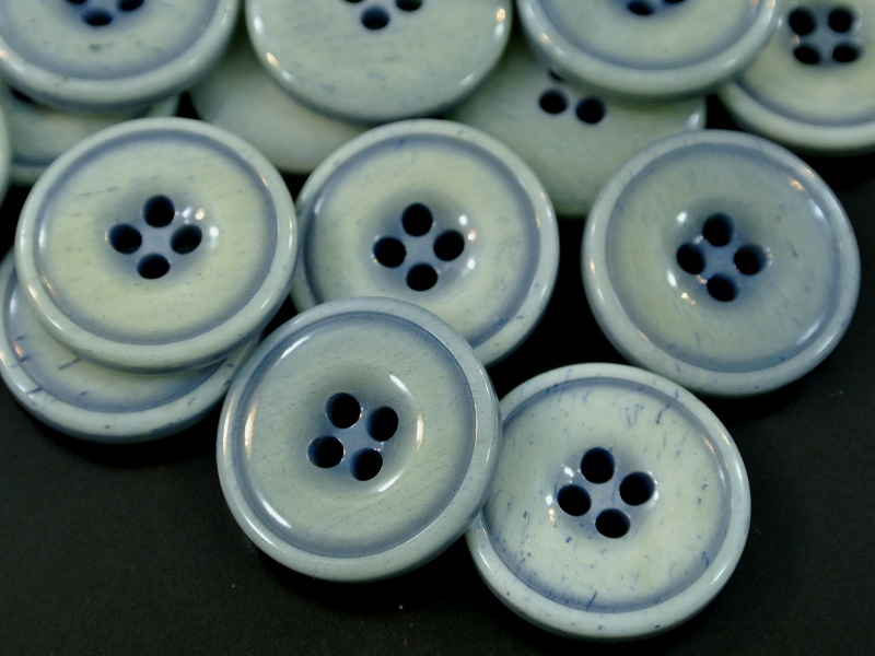 Beinerner 4-Loch-Knopf
