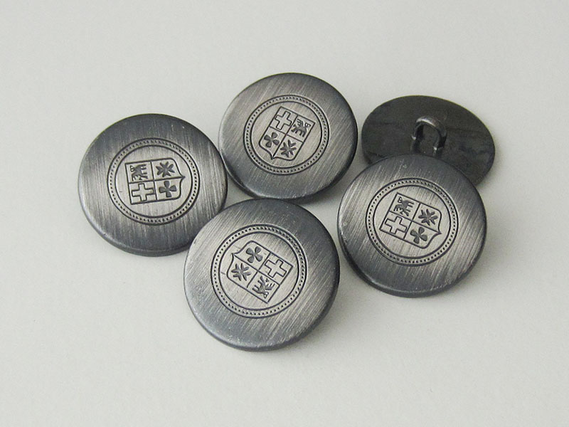www.Knopfparadies.de - 4400ei - Schlichte eisenfarben gebürstete Wappenknöpfe aus Metall / B-WARE
