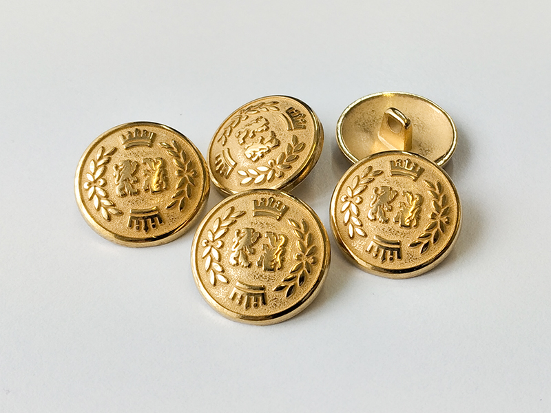 Goldfarbener Blazer Knopf mit Löwe, Krone und Lorbeer