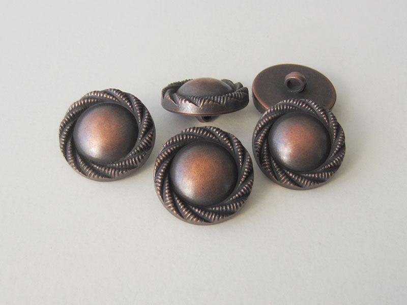 Nostalgischer altkupferfarbener Kunststoff Ösen Knopf in Metall Optik