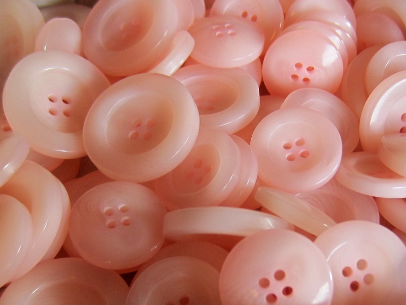 Packung 10 schlichte zart rosa Knöpfe