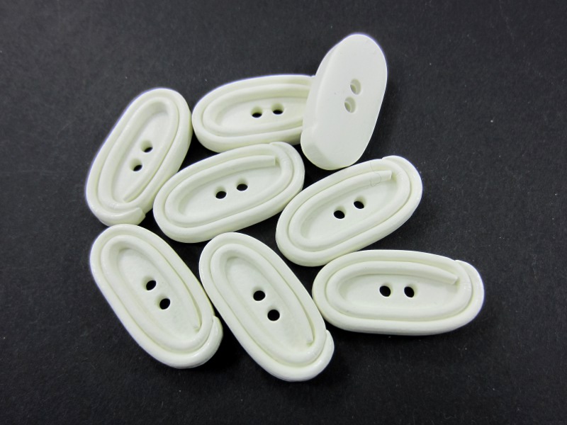 Restposten: 7 Kunststoff-Knöpfe – weiß – länglich – 30x15mm – 2-Loch