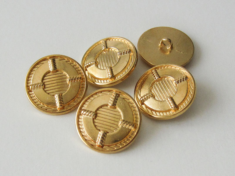 www.Knopfparadies.de - 3132go - Schraffierte Metallknöpfe in Gold mit Rettungs Ring