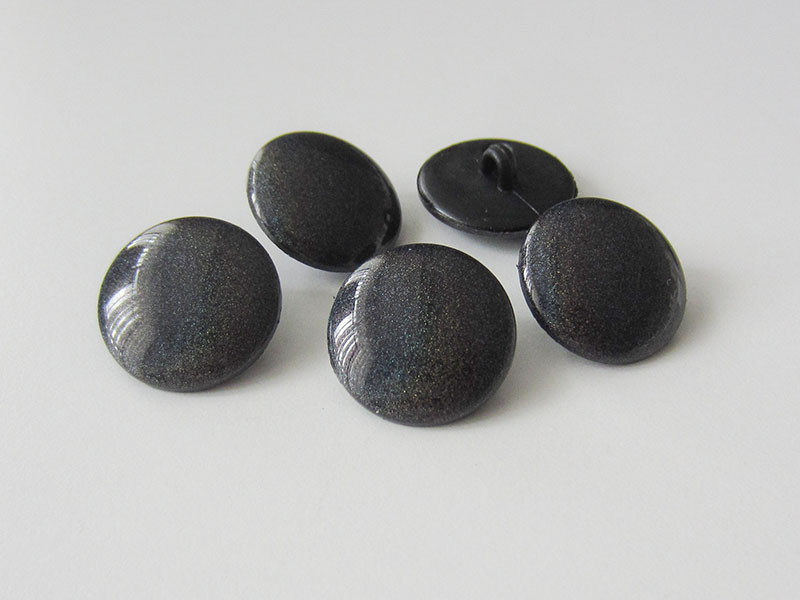 www.Knopfparadies.de - 1468bu -Schwarz glänzende Glitzerknöpfe aus Kunststoff