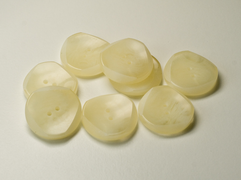 www.knopfparadies.de - Marmorierter Zweilochknopf- 5716be