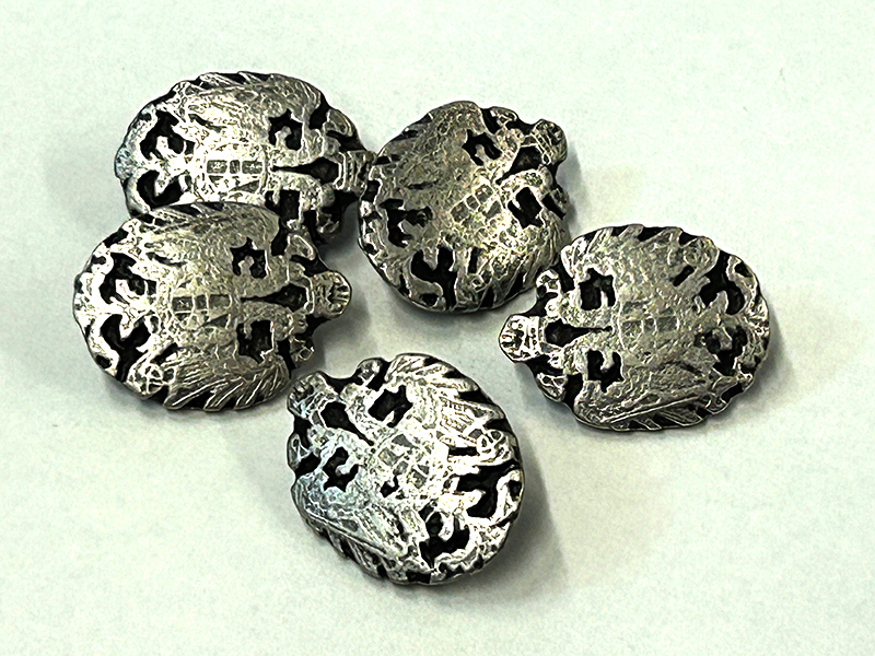Ausgefallene Metallknöpfe in Altsilber mit doppelköpfigem Adler in Wappenoptik