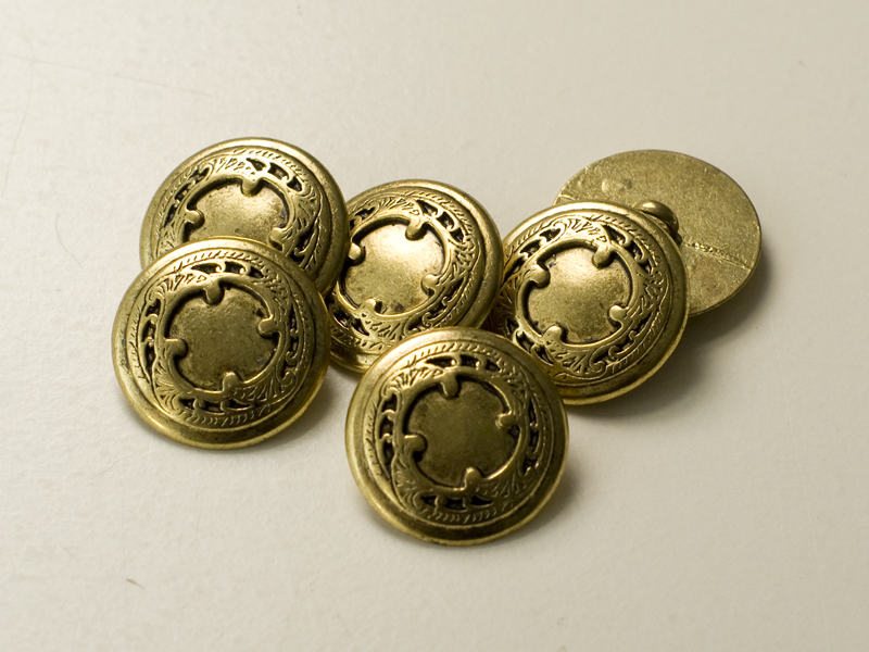 Wunderschöne Metallknöpfe mit Jugendstildesign-Muster