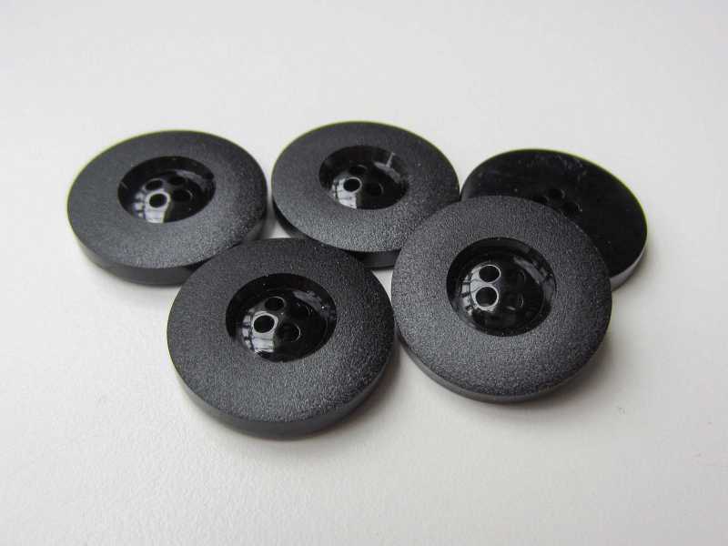 Praktischer Universal Knopf mit breitem Rand