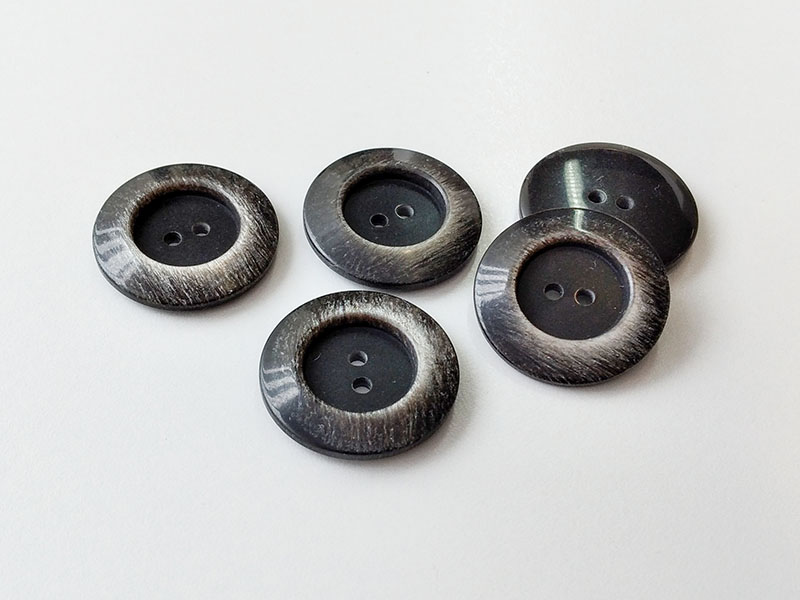 www.knopfparadies.de - 3174gr - Silber-schwarz melierte Mantelknöpfe aus Kunststoff