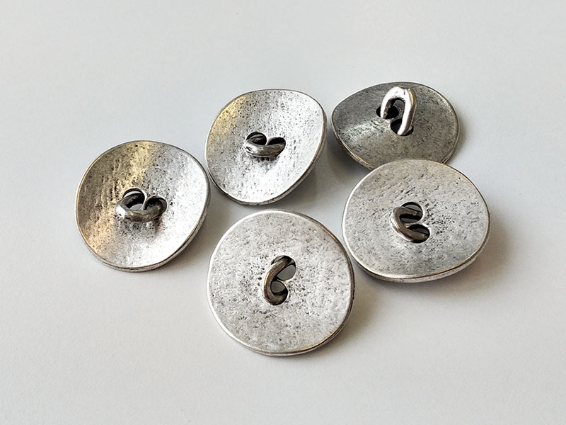 www.knopfparadies.de - 2384as - Altsilberfarbene Metallknöpfe mit beweglicher Öse