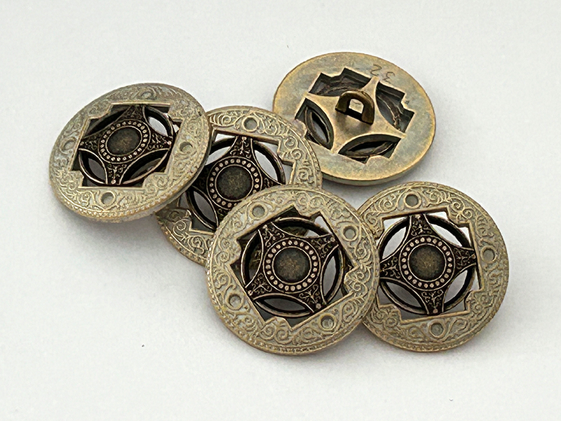 Hochwertiger Metallknopf im Renaissance-Stil, aus 2 Teilen zusammengesetzt