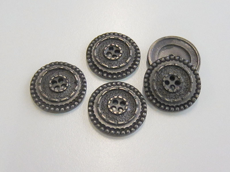 www.knopfparadies.de - 1043ei - Schwere, eisenfarbene Metallknöpfe