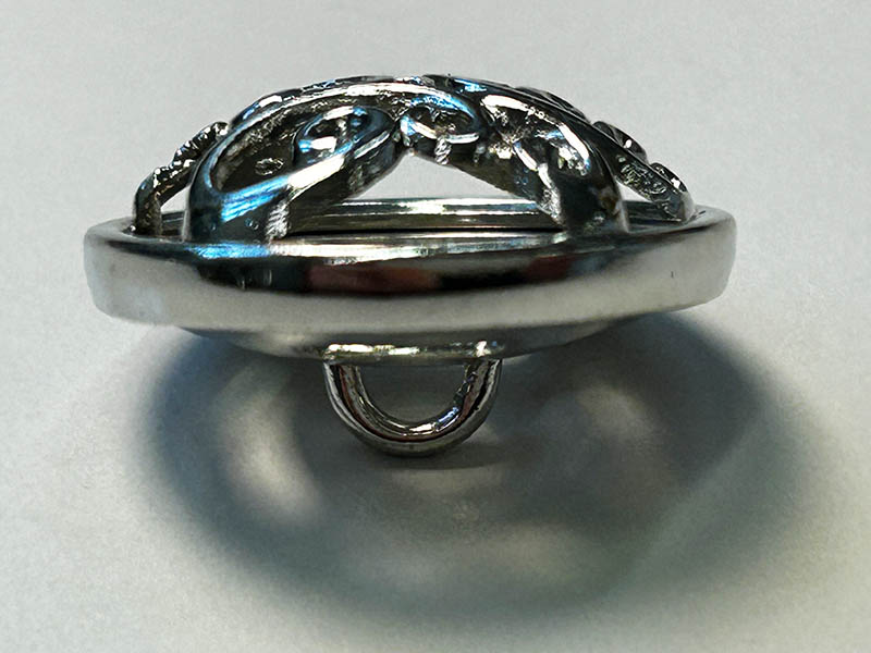 www.knopfparadies.de  - 4382si - glänzend silber Knopf zweiteilig Oberteil Drahtoptik