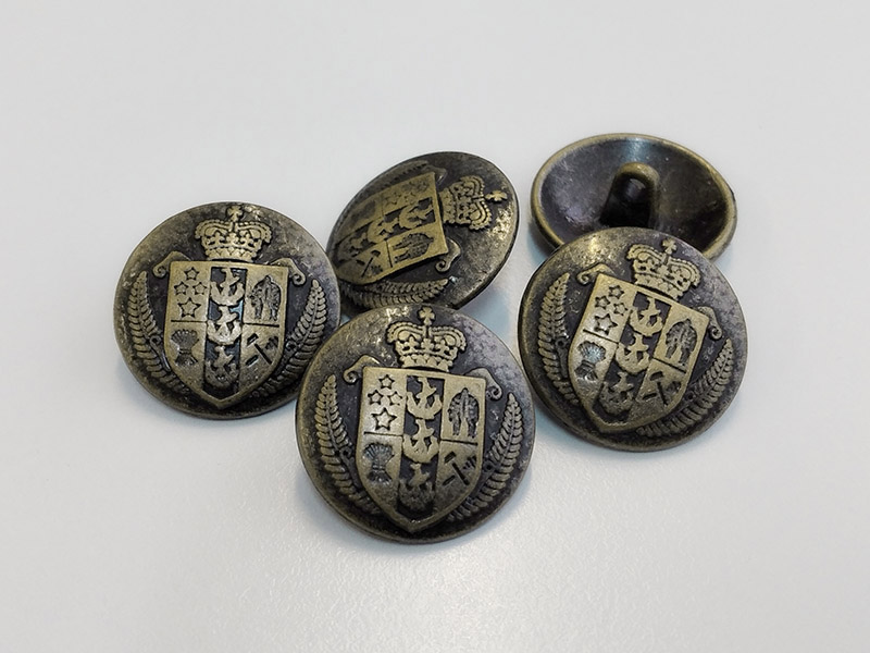www.knopfparadies.de - 4512am - Altmessingfarbene Metallknöpfe mit Wapennmotiv