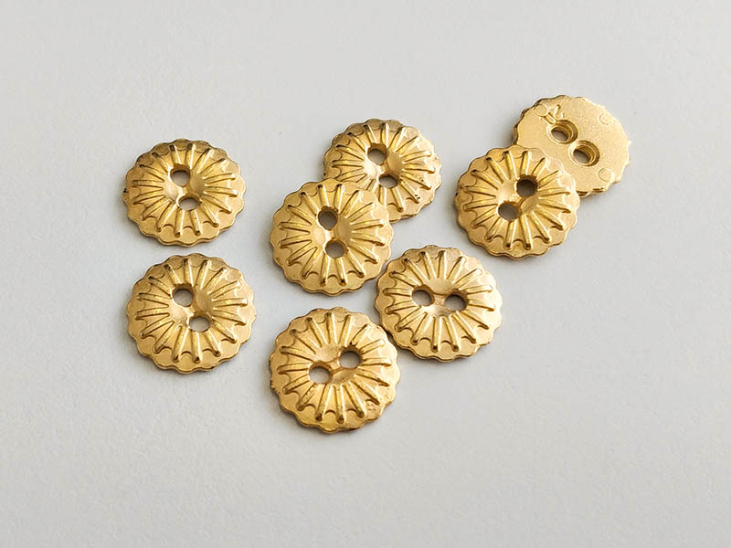 www.knopfparadies.de - 4601go - Goldrfarbene Metallknöpfe mit zwei Löchern
