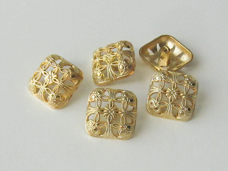 www.Knopfparadies.de - 5958go - Edle Durchbruchknöpfe aus Metall in Gold