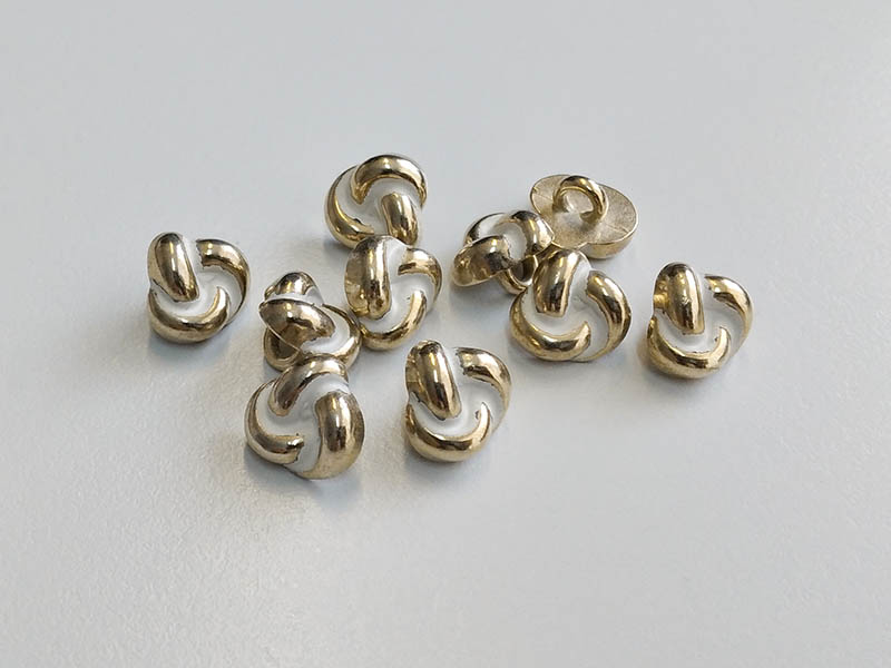 www.knopfparadies.de - 6492gw - Kleine hübsche Metallknöpfe in Knotendesign