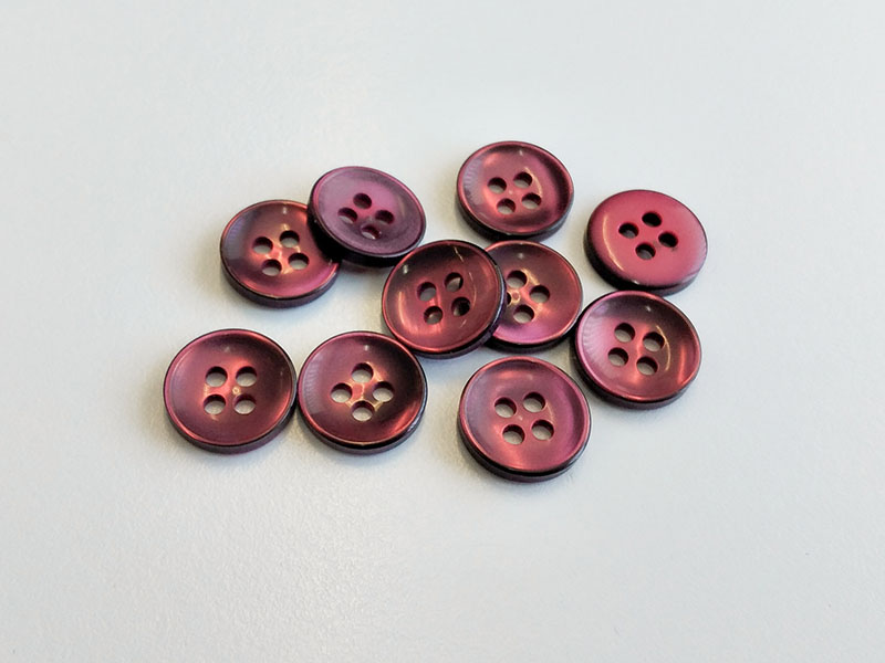 www.knopfparadies.de - 4395wr - Dunkel rosa und grau schimmernde Blusenknöpfe