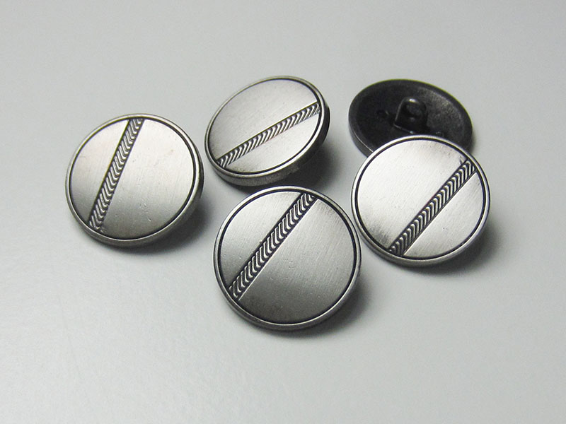 www.knopfparadies.de - 1504ei - Matt eisenfarbene Ösen Metallknöpfe mit Zierband