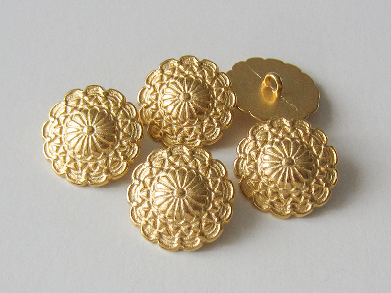 www.Knopfparadies.de - 0427go - Exklusive goldene Metallknöpfe wie nostalgische Blüte