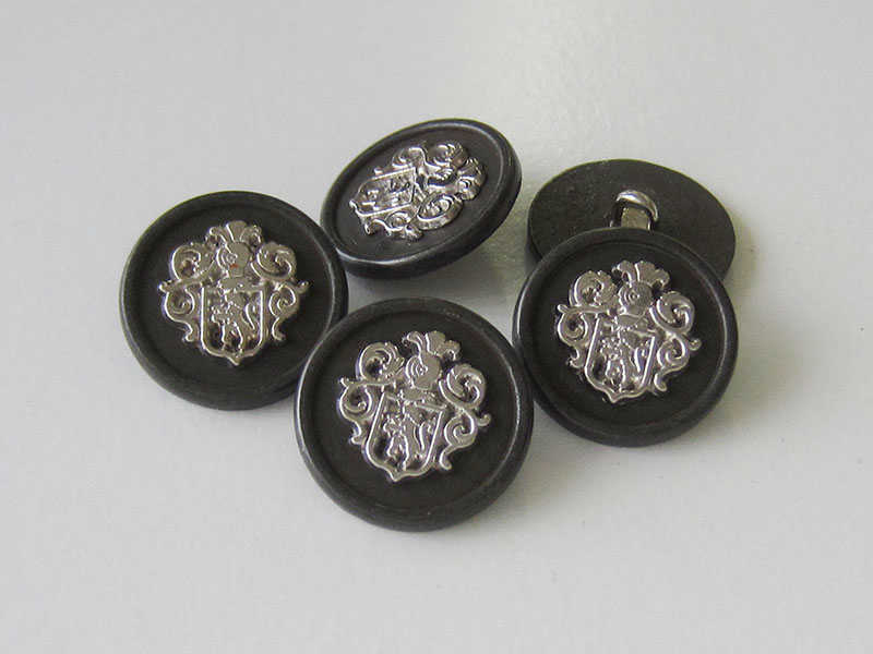 www.Knopfparadies.de - 1523es - Prächtige Wappenknöpfe aus Metall in Silber & Eisen