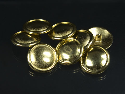 Schöne große goldfarbene Uniformknöpfe