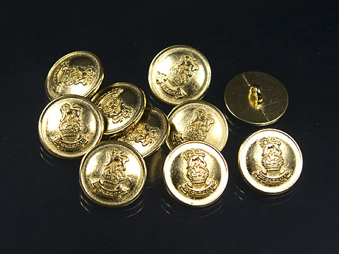 Goldfarbene Uniformknöpfe mit Krone