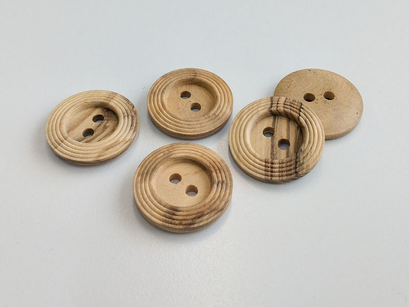www.knopfparadies.de - 0053ho - Holzknöpfe mit breitem. geriffelten Rand