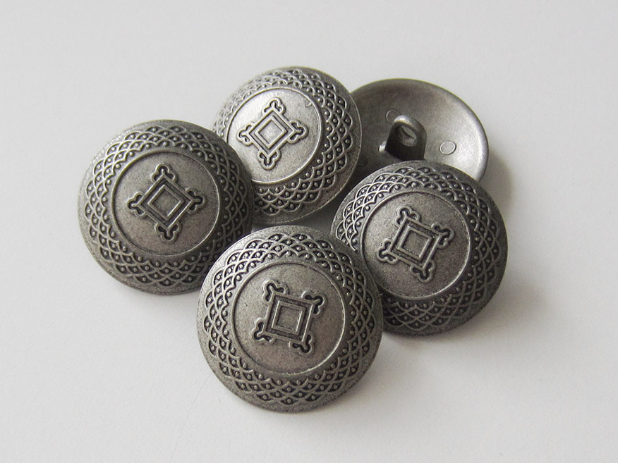 Edler hell eisenfb. Metall Ösen Knopf mit Ornamenten