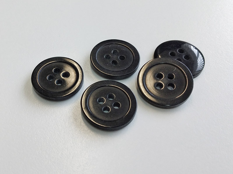 www.knopfparadies.de - 6274sc - Schwarze schlichte Kunststoffknöpfe